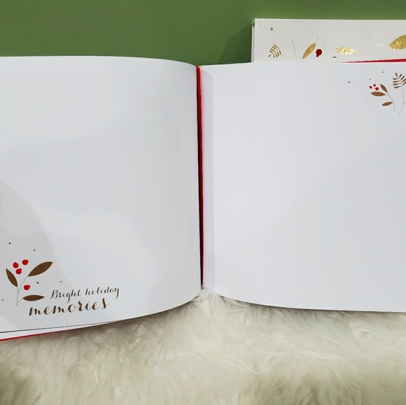 Hallmark Christmas keepsake memory book - Picture 10 of 11